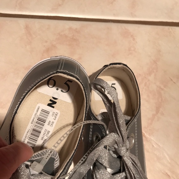 NWT CONVERSE shiny silver sneaker tennis shoes 6.5 - Picture 9 of 16